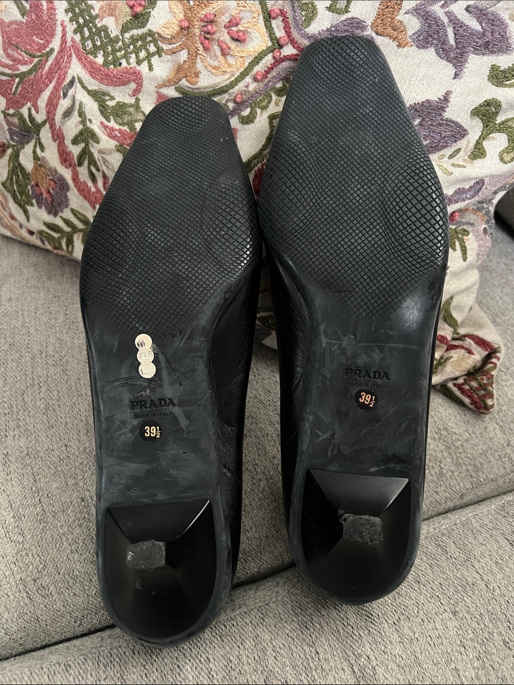 Prada Vintage Black Leather Square-Toe Flats with Silver Buckle - Size 39.5 - Picture 7 of 10